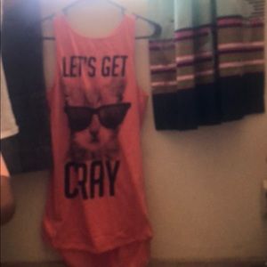 Im selling this orange cat shirt